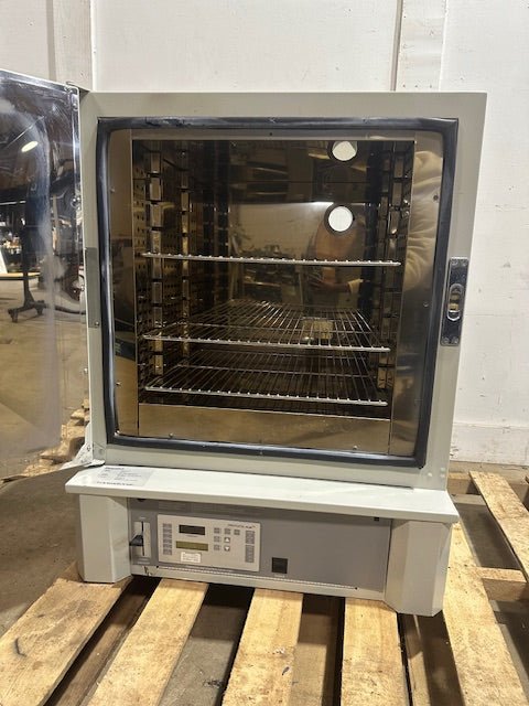 "DESPATCH LAC1 - 38A - 6" 120v, 1ph, Industrial Laboratory Oven with 3 rack, 500*F - Second Life - Equipment - collection_name