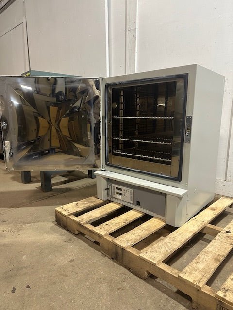 "DESPATCH LAC1 - 38A - 6" 120v, 1ph, Industrial Laboratory Oven with 3 rack, 500*F - Second Life - Equipment - collection_name