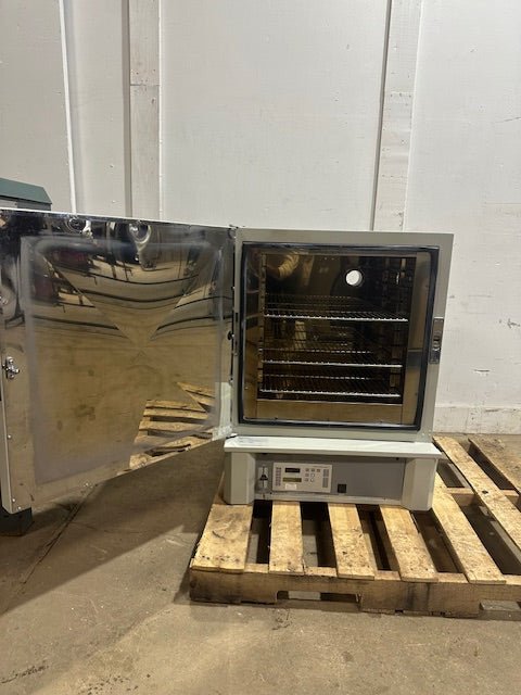 "DESPATCH LAC1 - 38A - 6" 120v, 1ph, Industrial Laboratory Oven with 3 rack, 500*F - Second Life - Equipment - collection_name