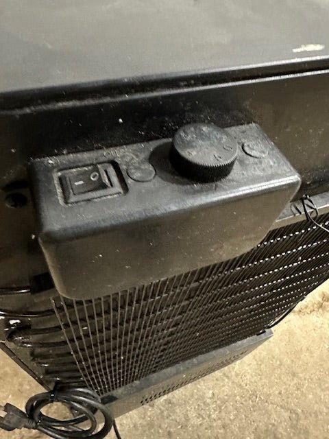 "DISPLAY COOLER" COUNTER TOP LED LIGHTED DISPLAY COOLER FOR LIVE BAIT - Second Life - Equipment - collection_name