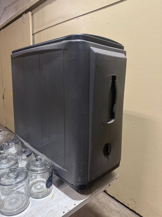 DISPLAY INDUSTRIES INSULATED ICE BATHED BOTTLED BEVERAGE HOLDER TOP OPENED DISPLAY ROLLING PORTABLE MERCHANDISER BIN ON CASTERS - Bargains R Ours - #collection_name#