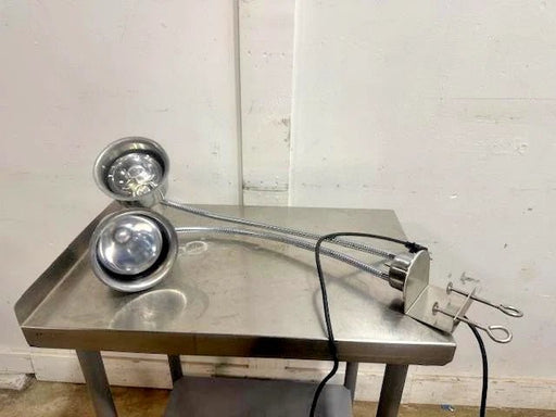 DOUBLE ARM HEAT LAMP w/TABLE CLAMP, FOOD WARMER, 500W, 120V, REGULAR PLUG - Second Life - Equipment - collection_name