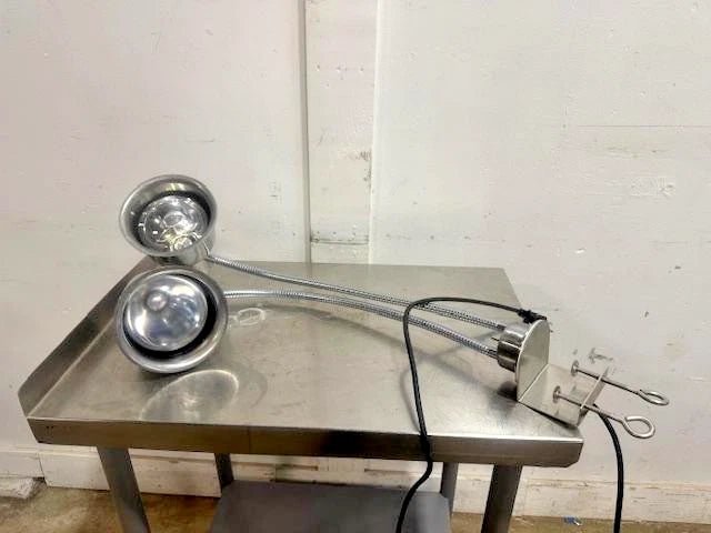 DOUBLE ARM HEAT LAMP w/TABLE CLAMP, FOOD WARMER, 500W, 120V, REGULAR PLUG - Second Life - Equipment - collection_name