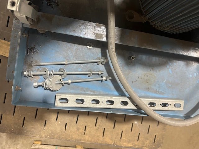 "DUSTVENT" 6X4F2 72"Wx50D" DOWNDRAFT TABLE W/ 208 - 230/460, 7.5HP BLOWER UNIT - Second Life - Equipment - collection_name