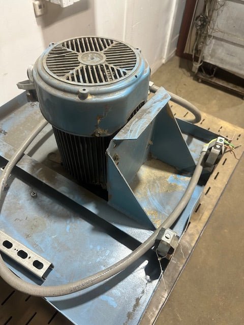 "DUSTVENT" 6X4F2 72"Wx50D" DOWNDRAFT TABLE W/ 208 - 230/460, 7.5HP BLOWER UNIT - Second Life - Equipment - collection_name