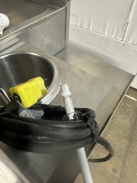 "EAGLE" NSF S.STEEL UNDER COUNTER BAR BLENDER STATION WITH SINK AND OUTLETS - Second Life - Equipment - collection_name