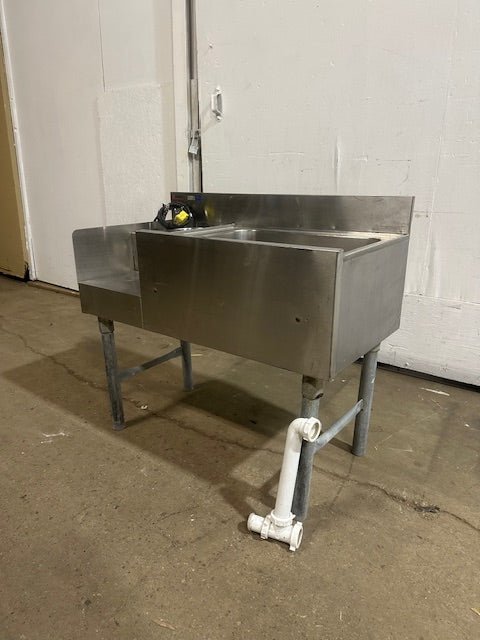 "EAGLE" NSF S.STEEL UNDER COUNTER BAR BLENDER STATION WITH SINK AND OUTLETS - Second Life - Equipment - collection_name