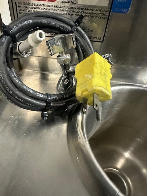 "EAGLE" NSF S.STEEL UNDER COUNTER BAR BLENDER STATION WITH SINK AND OUTLETS - Second Life - Equipment - collection_name