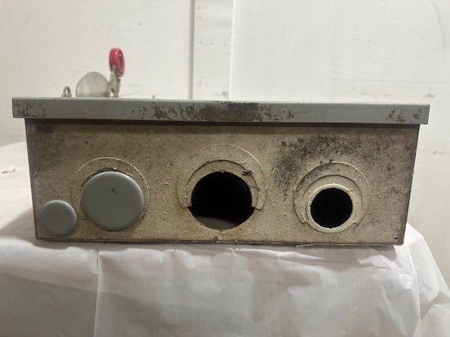 EATON DH364FGK 200 AMP H.D. 3 POLE SERIES C SAFETY SWITCH IN A TYPE 1 ENCLOSURE - Second Life - Equipment - collection_name