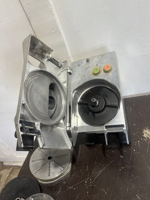 ELECTROLUX DITO TR 22 COMMERCIAL PROCESSOR CHOPPER /SLICER/SHREDDER w/ 5 BLADES - Second Life - Equipment - collection_name