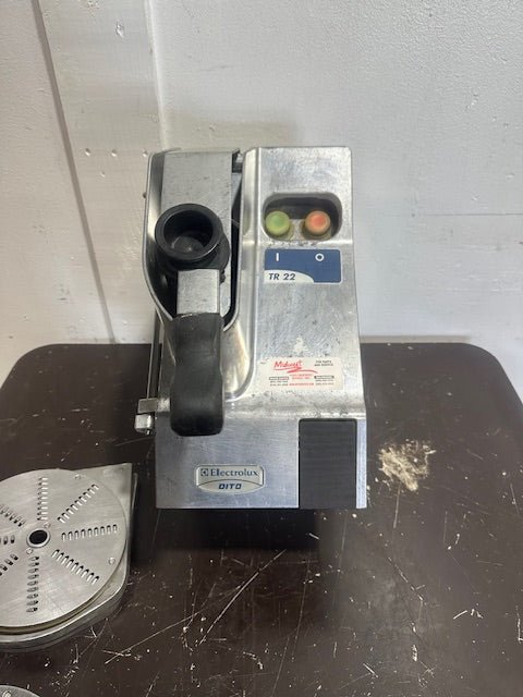 ELECTROLUX DITO TR 22 COMMERCIAL PROCESSOR CHOPPER /SLICER/SHREDDER w/ 5 BLADES - Second Life - Equipment - collection_name