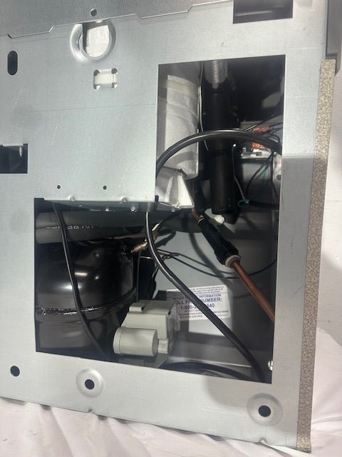 "ELKAY EZS8WS 1G" WALL MOUNTED WATER COOLER DRINKING FOUNTAIN - Second Life - Equipment - collection_name