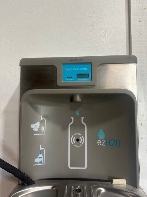 ELKAY LZS8WSLP EZH20 ADA 8GPH WALL MTD REFRIG DRINKING FOUNTAIN W/BOTTLE FILLER - Second Life - Equipment - collection_name