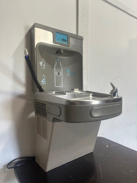 ELKAY LZS8WSLP EZH20 ADA 8GPH WALL MTD REFRIG DRINKING FOUNTAIN W/BOTTLE FILLER - Second Life - Equipment - collection_name