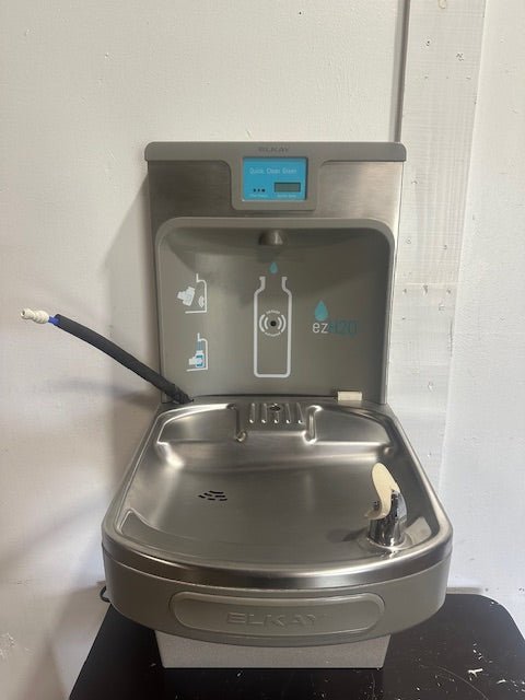 ELKAY LZS8WSLP EZH20 ADA 8GPH WALL MTD REFRIG DRINKING FOUNTAIN W/BOTTLE FILLER - Second Life - Equipment - collection_name