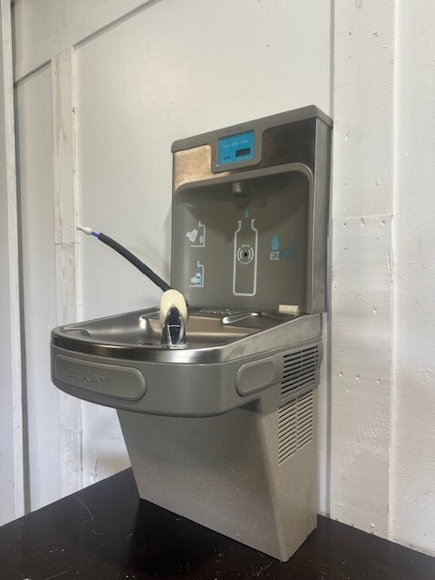 ELKAY LZS8WSLP EZH20 ADA 8GPH WALL MTD REFRIG DRINKING FOUNTAIN W/BOTTLE FILLER - Second Life - Equipment - collection_name