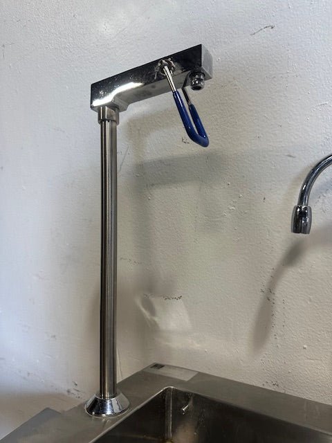 "ELKAY" S.S SINK W/ HOSTED WATER FILLING STATION GLASS RINSER, 25 3/4"W x 9"D - Second Life - Equipment - collection_name