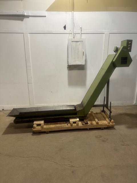 ENOMOT INDUSTRY CO. EA - 20282 12"W 200/220v 3ph CHIP CONVEYOR - Second Life - Equipment - collection_name