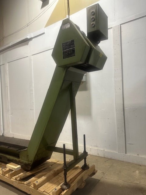 ENOMOT INDUSTRY CO. EA - 20282 12"W 200/220v 3ph CHIP CONVEYOR - Second Life - Equipment - collection_name