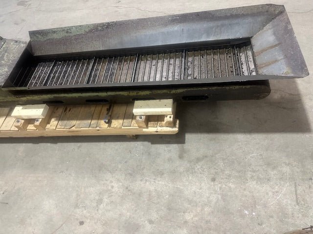 ENOMOT INDUSTRY CO. EA - 20282 12"W 200/220v 3ph CHIP CONVEYOR - Second Life - Equipment - collection_name