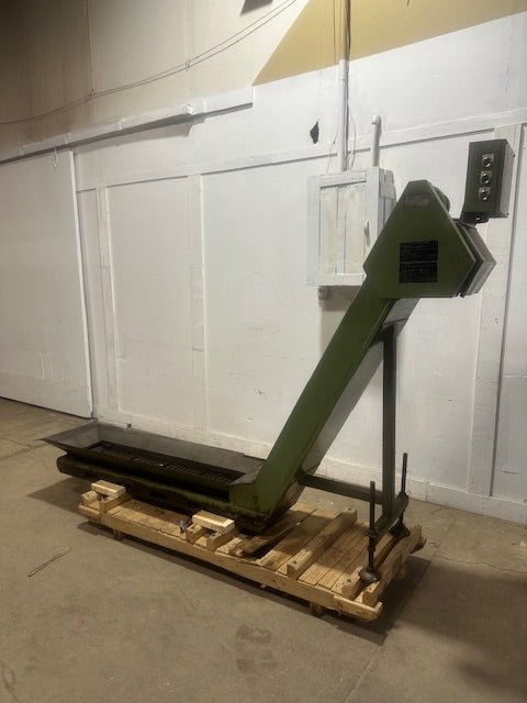 ENOMOT INDUSTRY CO. EA - 20282 12"W 200/220v 3ph CHIP CONVEYOR - Second Life - Equipment - collection_name