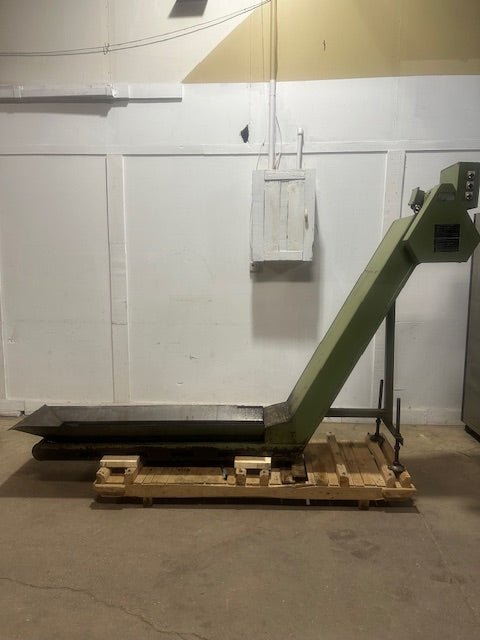 ENOMOT INDUSTRY CO. EA - 20282 12"W 200/220v 3ph CHIP CONVEYOR - Second Life - Equipment - collection_name