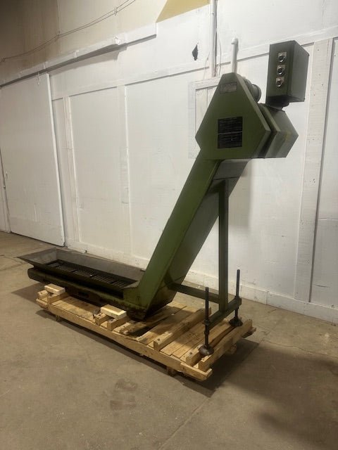 ENOMOT INDUSTRY CO. EA - 20282 12"W 200/220v 3ph CHIP CONVEYOR - Second Life - Equipment - collection_name