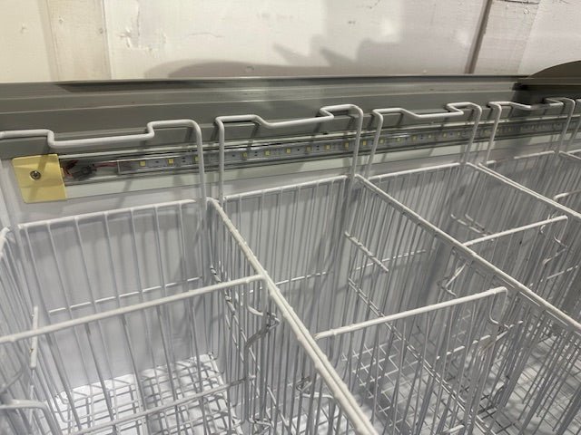 "EXCELLENCE VB - 7L"COMMERCIAL LIGHTED CURVED LID 66"W ICE CREAM DISPLAY FREEZER - Second Life - Equipment - collection_name