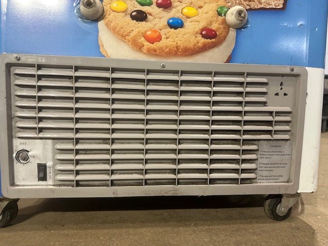 "EXCELLENCE VB - 7L"COMMERCIAL LIGHTED CURVED LID 66"W ICE CREAM DISPLAY FREEZER - Second Life - Equipment - collection_name