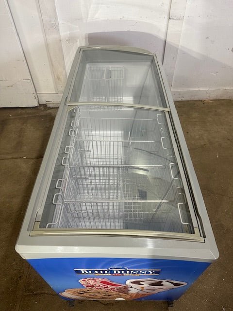"EXCELLENCE VB - 7L"COMMERCIAL LIGHTED CURVED LID 66"W ICE CREAM DISPLAY FREEZER - Second Life - Equipment - collection_name