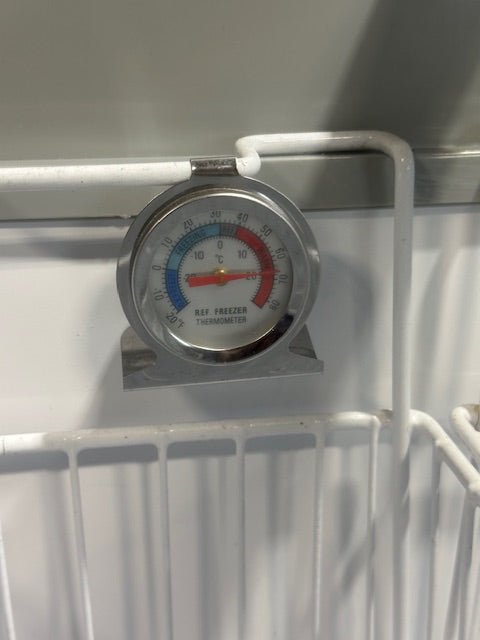 "EXCELLENCE VB - 7L"COMMERCIAL LIGHTED CURVED LID 66"W ICE CREAM DISPLAY FREEZER - Second Life - Equipment - collection_name