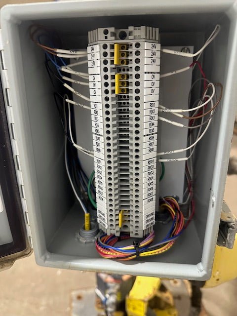 "FANUC ROBOT M - 10iA" TYPE A05B - 1221 - B202 H.D INDUSTRIAL 6 - AXIS ROBOT ARM - Second Life - Equipment - collection_name