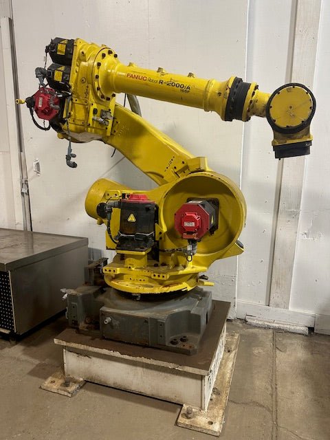 "FANUC ROBOT R - 2000iA165F"HD INDUSTRIAL 6 - AXES ROBOT ARM, 2566MM REACH,165 KG - Second Life - Equipment - collection_name