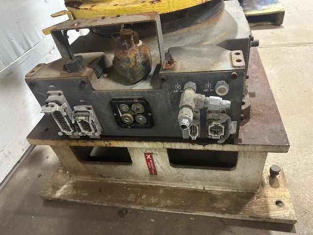 "FANUC ROBOT R - 2000iA165F"HD INDUSTRIAL 6 - AXES ROBOT ARM, 2566MM REACH,165 KG - Second Life - Equipment - collection_name