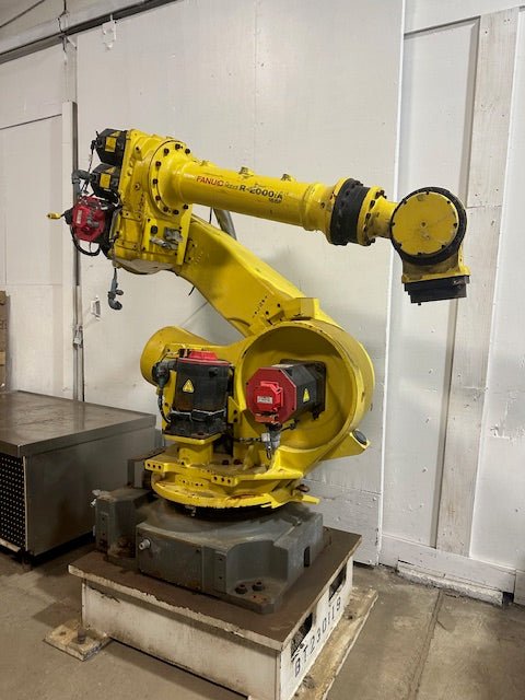 "FANUC ROBOT R - 2000iA165F"HD INDUSTRIAL 6 - AXES ROBOT ARM, 2566MM REACH,165 KG - Second Life - Equipment - collection_name