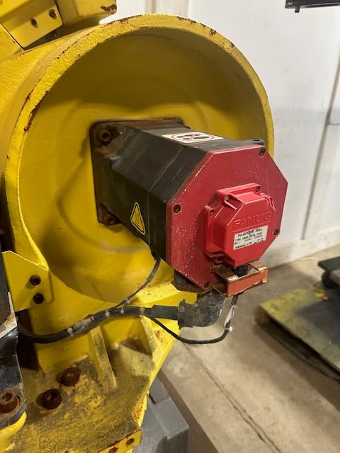 "FANUC ROBOT R - 2000iA165F"HD INDUSTRIAL 6 - AXES ROBOT ARM, 2566MM REACH,165 KG - Second Life - Equipment - collection_name