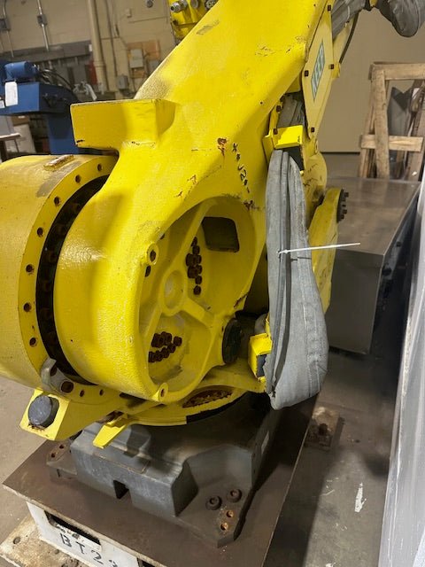 "FANUC ROBOT R - 2000iA165F"HD INDUSTRIAL 6 - AXES ROBOT ARM, 2566MM REACH,165 KG - Second Life - Equipment - collection_name