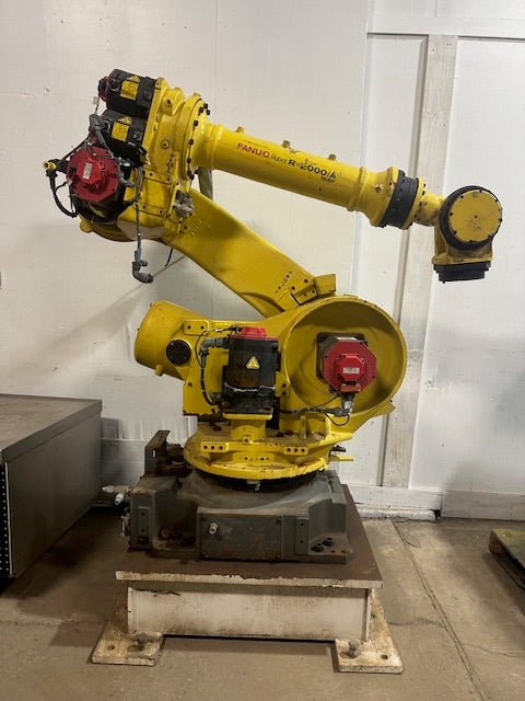 "FANUC ROBOT R - 2000iA165F"HD INDUSTRIAL 6 - AXES ROBOT ARM, 2566MM REACH,165 KG - Second Life - Equipment - collection_name