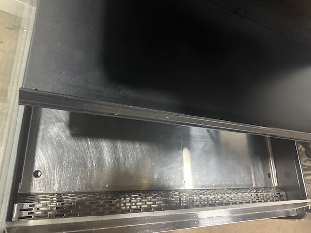 "FEDERAL INDUSTRIES" LIGHTED, REFRIGERATED/OPEN AIR DISPLAY CASE 120/208V 1PH - Second Life - Equipment - collection_name
