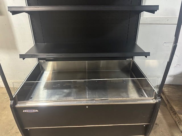 "FEDERAL INDUSTRIES" LIGHTED, REFRIGERATED/OPEN AIR DISPLAY CASE 120/208V 1PH - Second Life - Equipment - collection_name