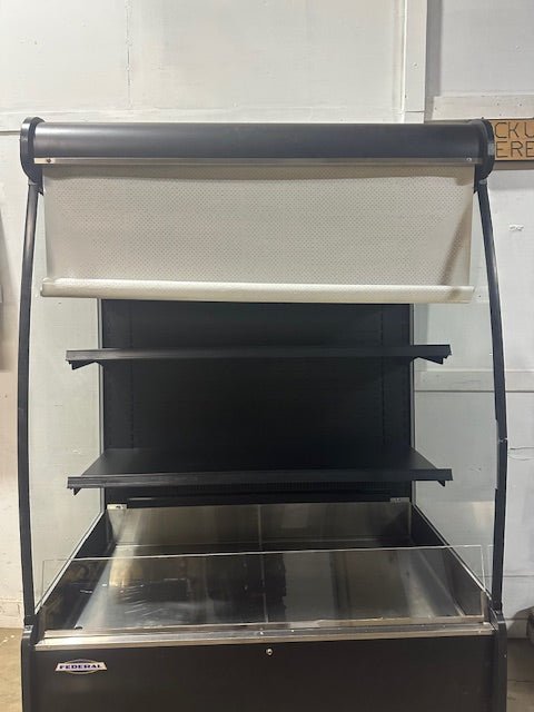 "FEDERAL INDUSTRIES" LIGHTED, REFRIGERATED/OPEN AIR DISPLAY CASE 120/208V 1PH - Second Life - Equipment - collection_name