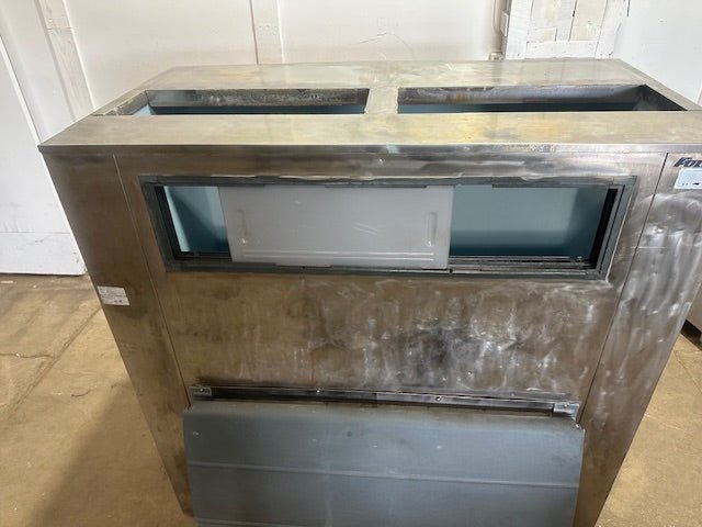 "FOLLETT" HD COMMERCIAL 65"H x 60"W x 39"D&nbsp; ICE BIN ON LEGS, 1650LBS - Second Life - Equipment - collection_name