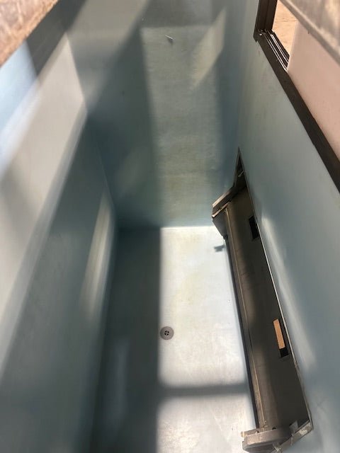 "FOLLETT" HD COMMERCIAL 65"H x 60"W x 39"D&nbsp; ICE BIN ON LEGS, 1650LBS - Second Life - Equipment - collection_name