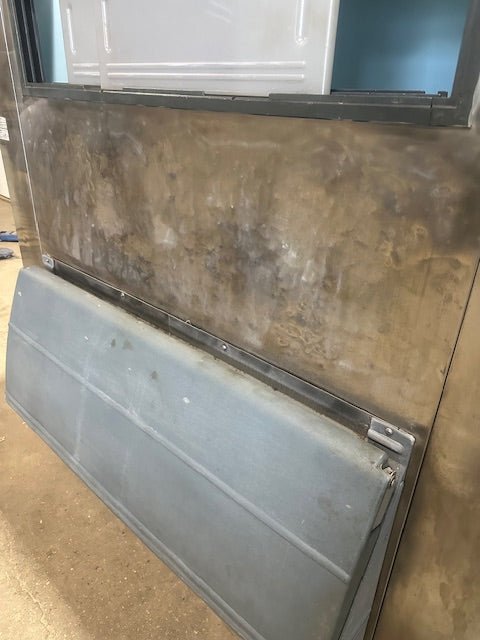 "FOLLETT" HD COMMERCIAL 65"H x 60"W x 39"D&nbsp; ICE BIN ON LEGS, 1650LBS - Second Life - Equipment - collection_name