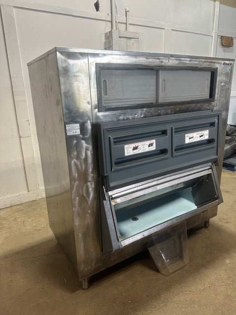 "FOLLETT" HD COMMERCIAL 65"H x 60"W x 39"D&nbsp; ICE BIN ON LEGS, 1650LBS - Second Life - Equipment - collection_name