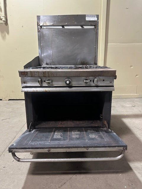 FRANKLIN CHEF HEAVY DUTY COMMERCIAL FRANKLIN CHEF GAS 4 BURNER BUILT IN STOVE RANGE WITH OVEN ON CASTER - Bargains R Ours - #collection_name#