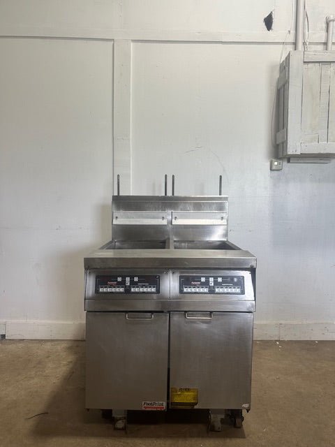 FRYMASTER FPH250BLCSD COMMERCIAL N GAS DUAL FRYER W/ DIGITAL READOUT(ON CASTERS) - Second Life - Equipment - collection_name