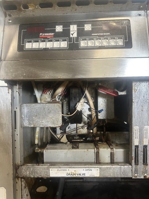FRYMASTER FPH250BLCSD COMMERCIAL N GAS DUAL FRYER W/ DIGITAL READOUT(ON CASTERS) - Second Life - Equipment - collection_name