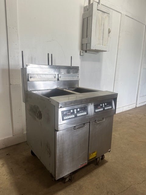FRYMASTER FPH250BLCSD COMMERCIAL N GAS DUAL FRYER W/ DIGITAL READOUT(ON CASTERS) - Second Life - Equipment - collection_name
