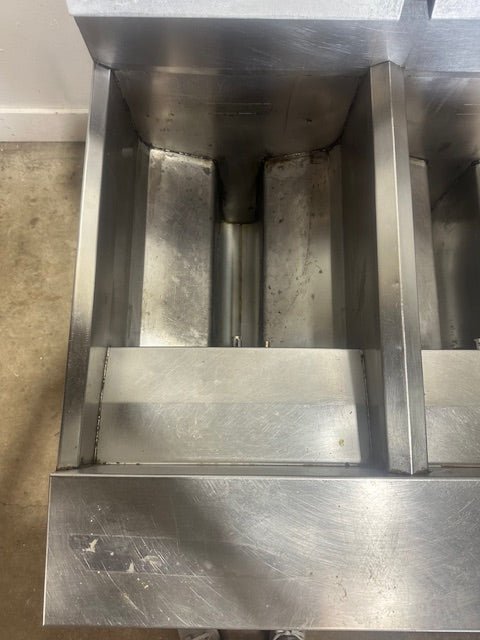 FRYMASTER FPH250BLCSD COMMERCIAL N GAS DUAL FRYER W/ DIGITAL READOUT(ON CASTERS) - Second Life - Equipment - collection_name